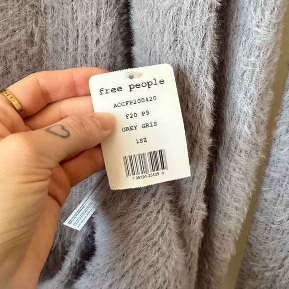 Oversized grey fringe Free People scarf - Picture 2 of 2